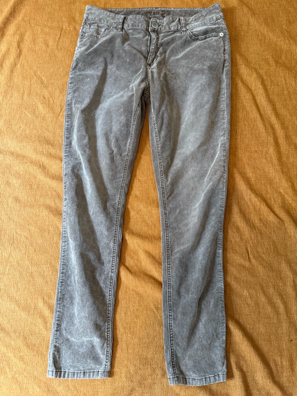 Rue 21 Women’s grey corduroy jeans size 13/14 midrise skinny